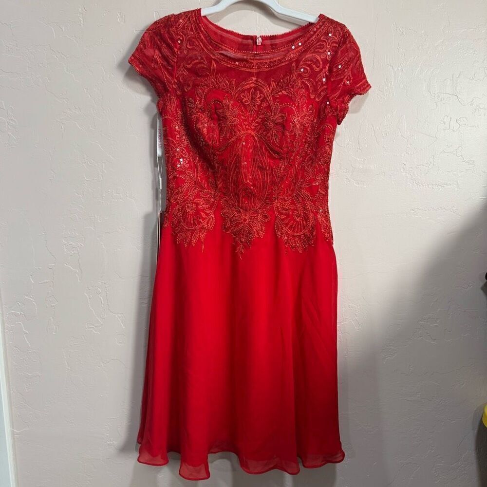 Women's Cap Sleeve  Lace Round Neck Chiffon Formal Evening Gowns Red Size 6 NWT